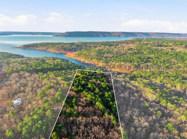 Creekside Drive, Greers Ferry, AR 72067