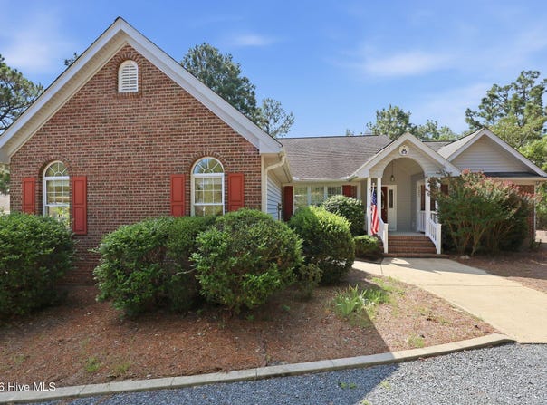 137 Winsford Circle, West End, NC 27376