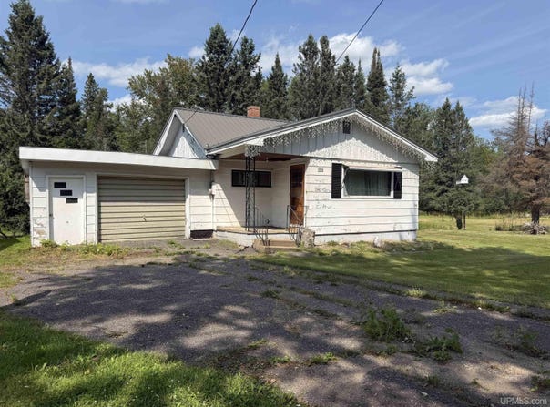 3958 US 2 Highway, Iron River, MI 49935