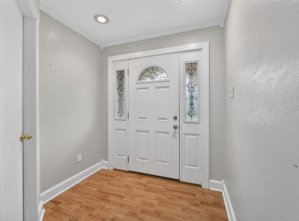 910 Kerry Street, Benbrook, TX 76126