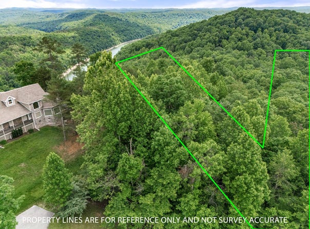 W Majestic Drive, Burnside, KY 42519