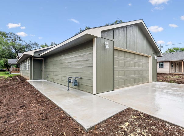 305 E Clark, Augusta, KS 67010-0000