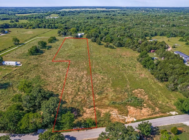 9386 Dripping Springs Road, Denison, TX 75021