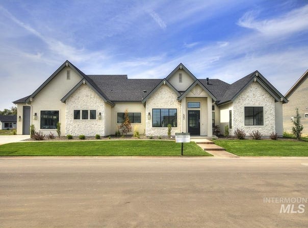 542 Midpoint Ave, Middleton, ID 83644