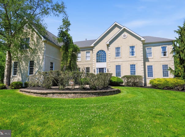 2 ROSSITER Circle, NEW HOPE, PA 18938