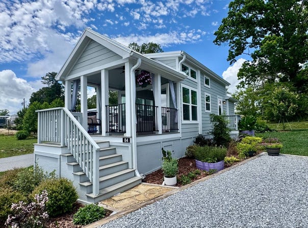 84 Mount Meadow Lane, Flat Rock, NC 28731