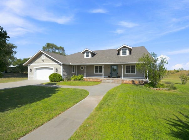 10422 SW 10th Ave, Pratt, KS 67124
