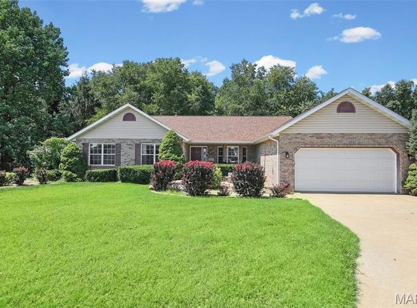 1579 Meade Drive, O'Fallon, IL 62269