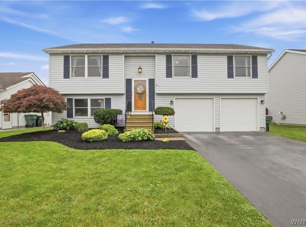 11 Doehaven Circle, Depew, NY 14043