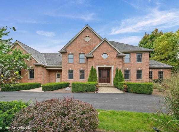 2 Marbury Lane, Barrington Hills, IL 60010