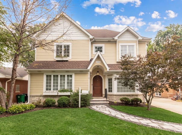 1341 Brophy Avenue, Park Ridge, IL 60068