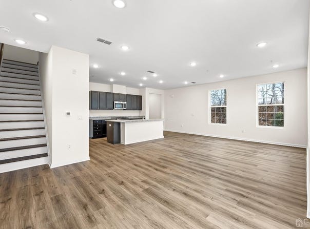 86 Depot Way, Dunellen, NJ 08812
