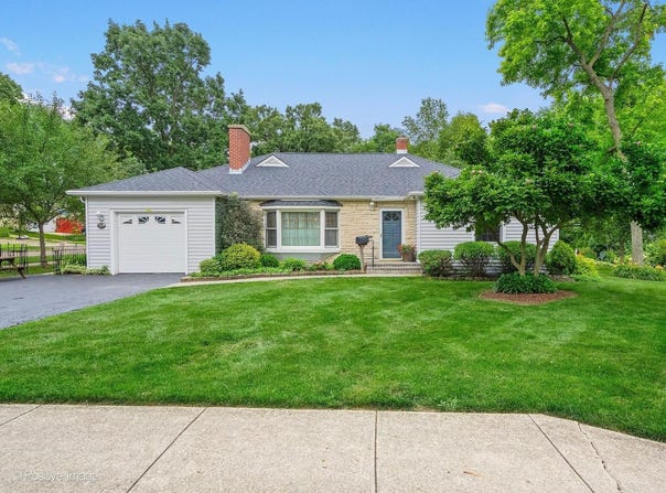 449 Arbor Avenue, West Chicago, IL 60185