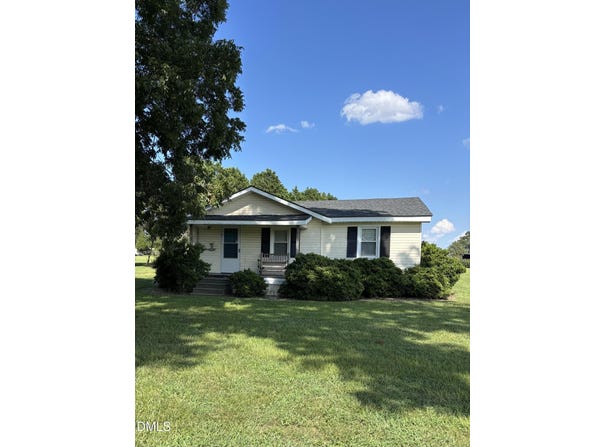 2164 Benson Hardee Road, Benson, NC 27504
