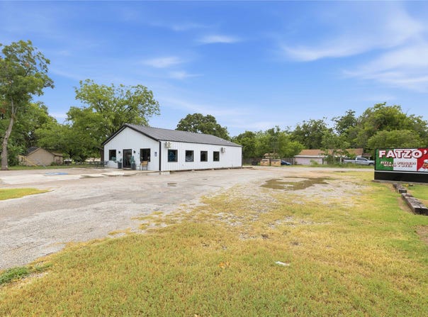 106 N 1st Street, Bangs, TX 76823