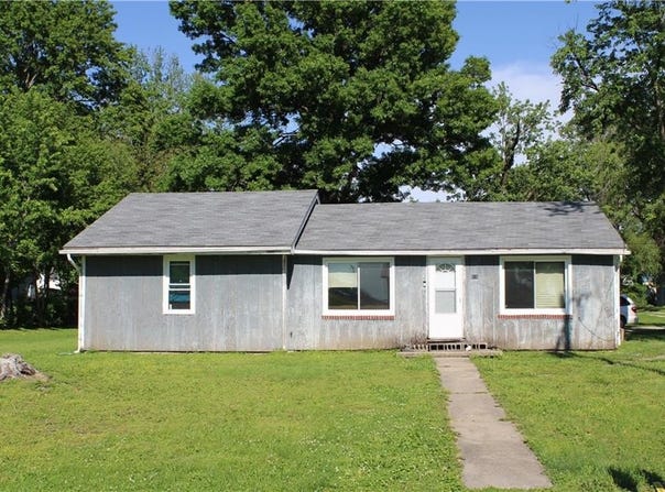 515 NW 5th Street, Hardin, MO 64035