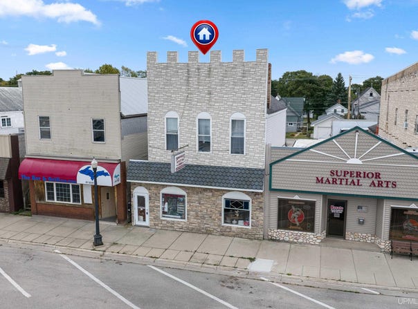 813 Delta Ave, Gladstone, MI 49837