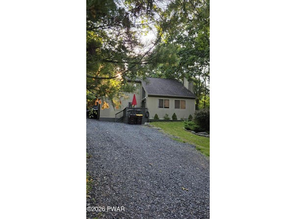 120 Fairview Drive, Dingmans Ferry, PA 18328