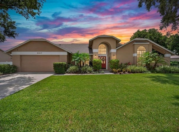 2317 EAGLE BLUFF Drive, VALRICO, FL 33596