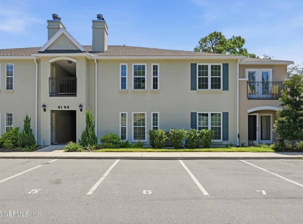 86 JARDIN DE MER Place, Jacksonville Beach, FL 32250