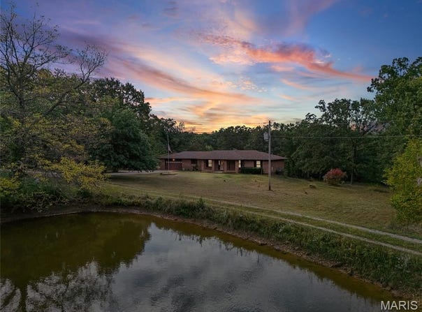 471 Saint Louis Inn Road, St Clair, MO 63077