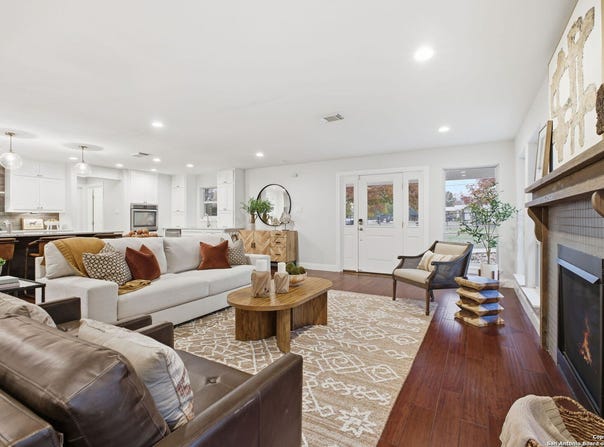304 HUB DR, Wimberley, TX 78676
