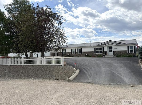230 Redbird Lane, Challis, ID 83226