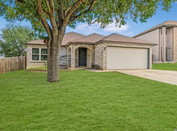 8015 CHESTNUT GATE DR, Converse, TX 78109