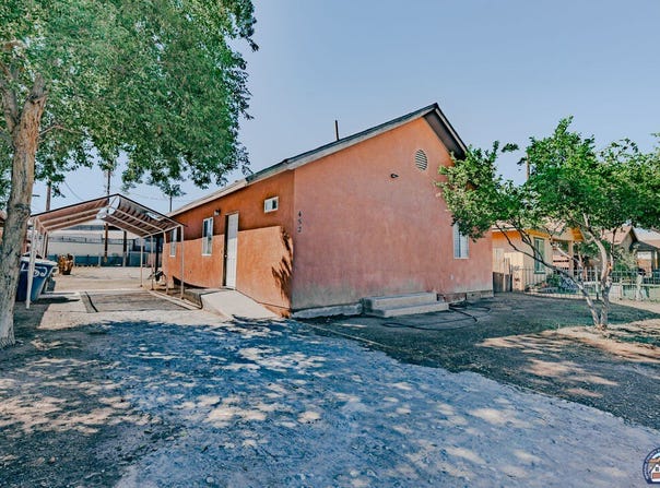 452 D St, Brawley, CA 92227