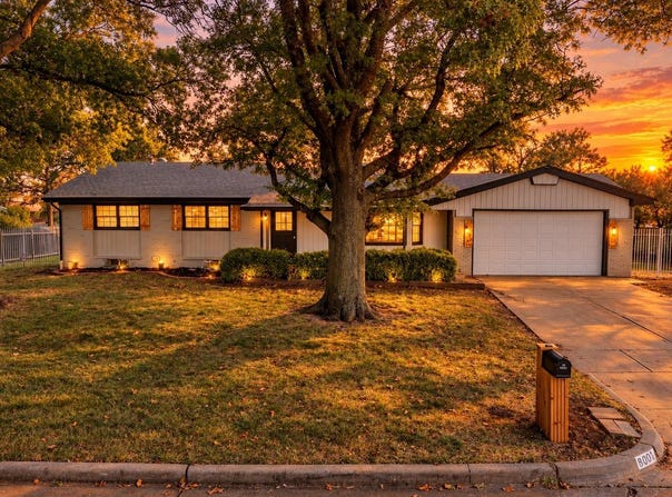 8001 E Willowbrook Rd, Wichita, KS 67207-1129