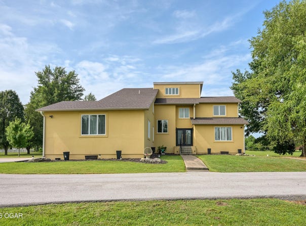 2000 Amber Lane, Carthage, MO 64836