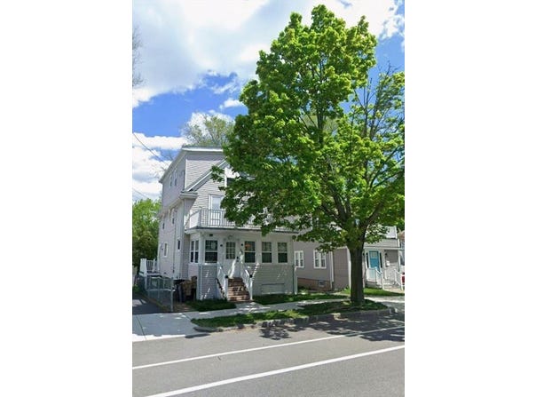 292 Billings Rd, Quincy, MA 02170