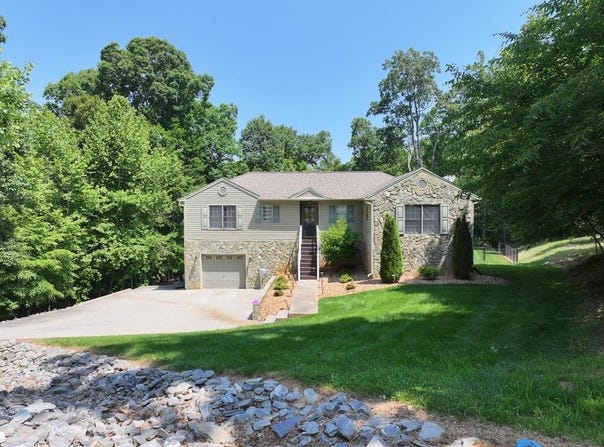 8 NORTHGATE CT, Lynch Station, VA 24571