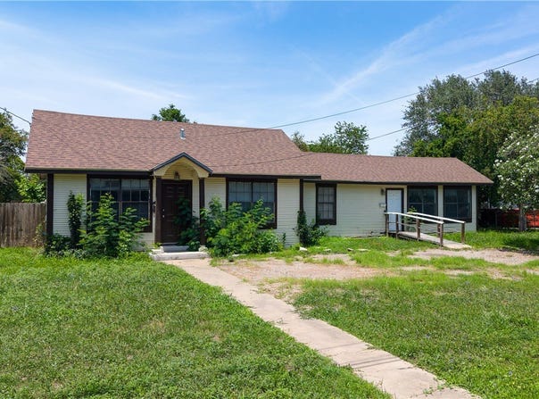 801 E 1st Street, Alice, TX 78332