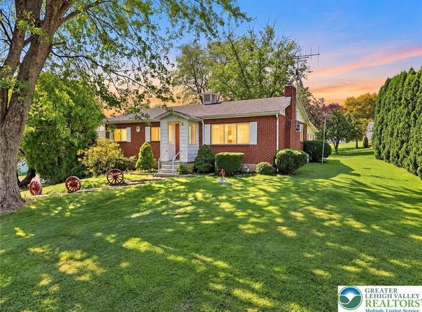 1235 Oakwood Drive, Hanover Twp, PA 18017