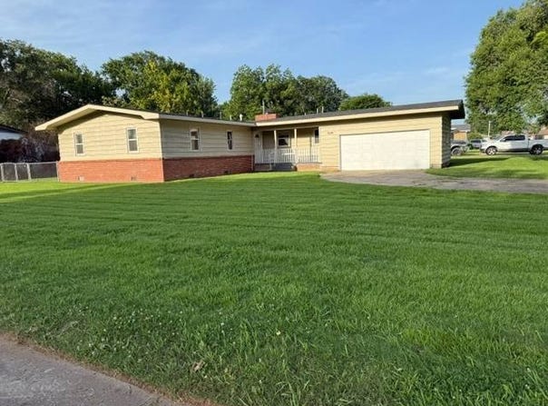 801 SE 11th St., Pryor, OK 74361