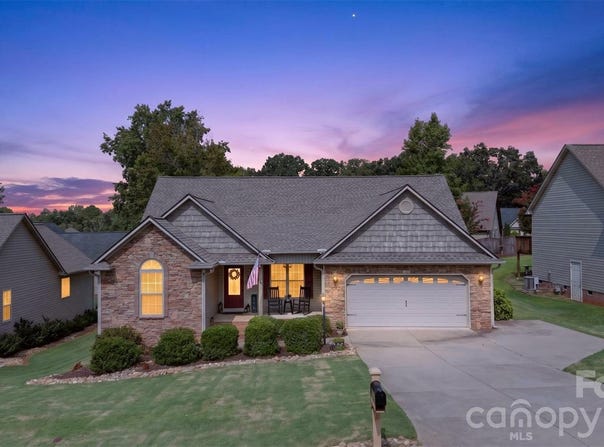846 Affirmed Drive, Boiling Springs, SC 29316