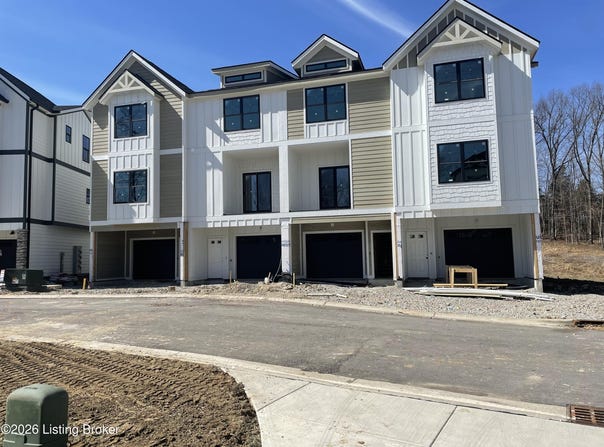 7304 Park Vue Dr, Crestwood, KY 40014