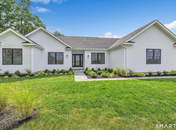 20 Hunting Ridge Road, Middlebury, CT 06762
