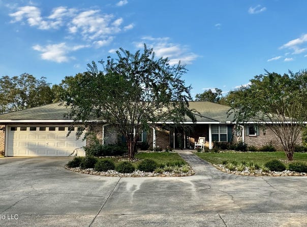 95 W Burnette Road, Jayess, MS 39641