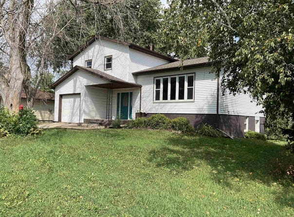 408 E Church St, Schaller, IA 51053