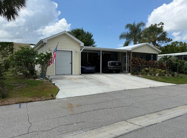 5759 Camelford Dr, Sarasota, FL 34233