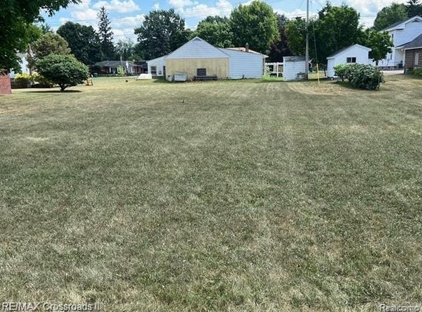 36903 Mario Ann, Romulus, MI 48174