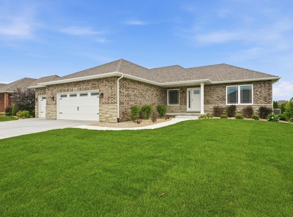 9360 W 106th Place, St. John, IN 46373