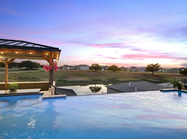 112 CLEARWATER Drive, Kingsland, TX 78639
