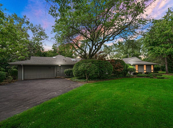68 Graymoor Lane, Olympia Fields, IL 60461