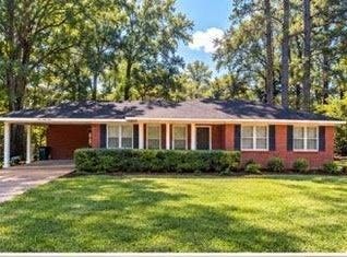 929 Sunset Dr, GRENADA, MS 38901
