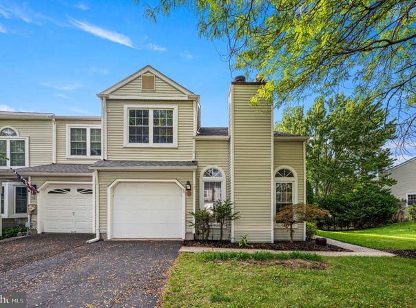 32 PARKVIEW Way, NEWTOWN, PA 18940