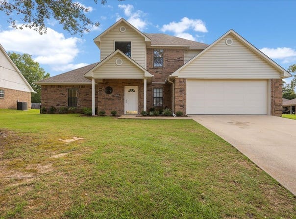 703 Daniel Street, Gladewater, TX 75647