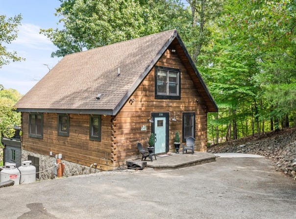 710 Forest Lawn Drive, Moneta, VA 24121